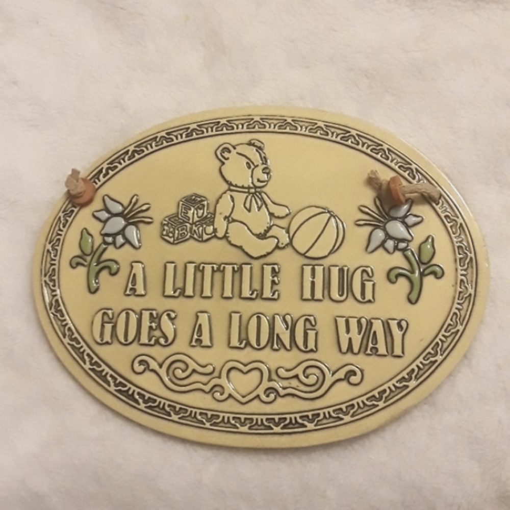 Vintage Trinity Pottery 7"x5" Teddy Bear wall Decorative sign